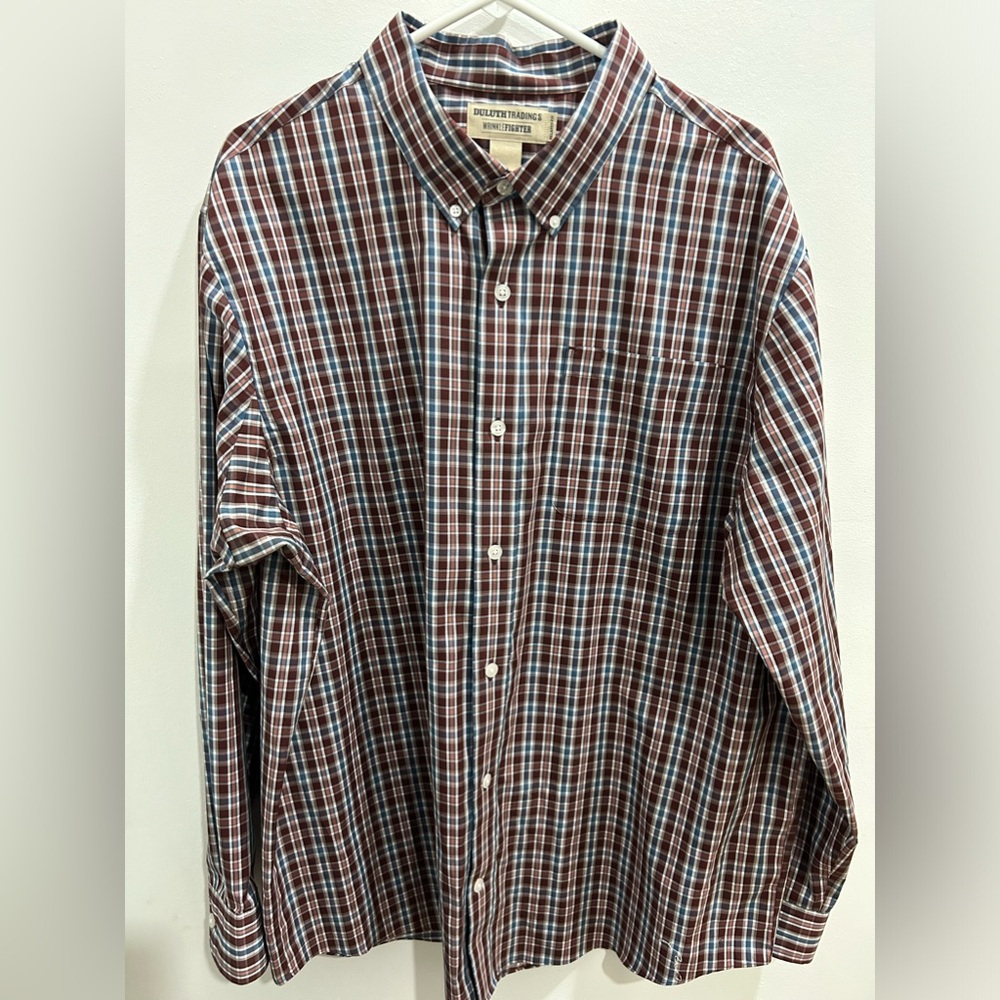 Duluth Trading Co wrinkle fighter relaxed fit long sleeve button down shirt